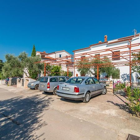 Apartments Dino Porec Exterior photo