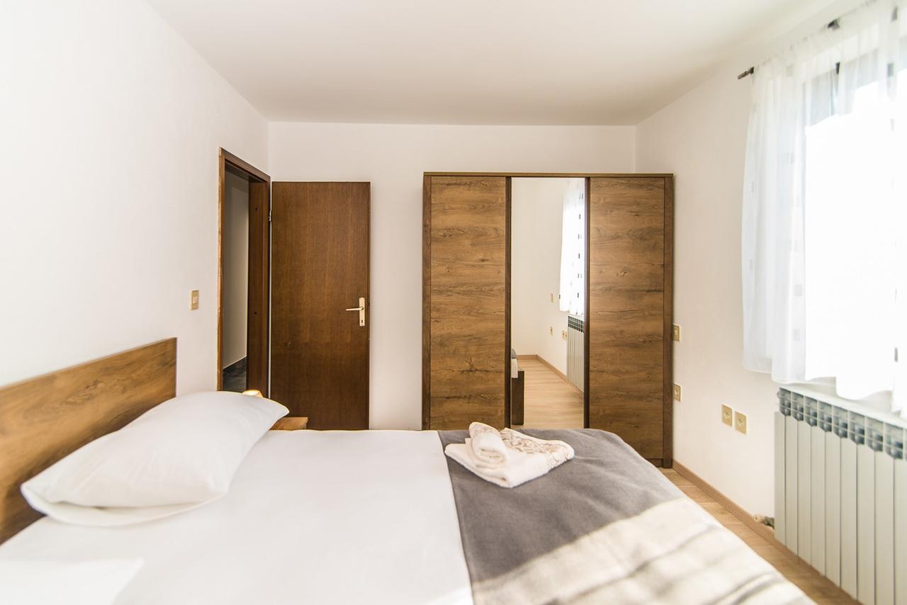 Apartments Dino Porec Exterior photo