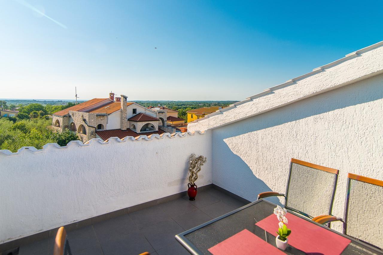 Apartments Dino Porec Exterior photo